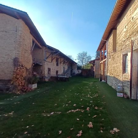 La Ferme De Berlioz Aparthotel La Cote-Saint-Andre Exterior foto
