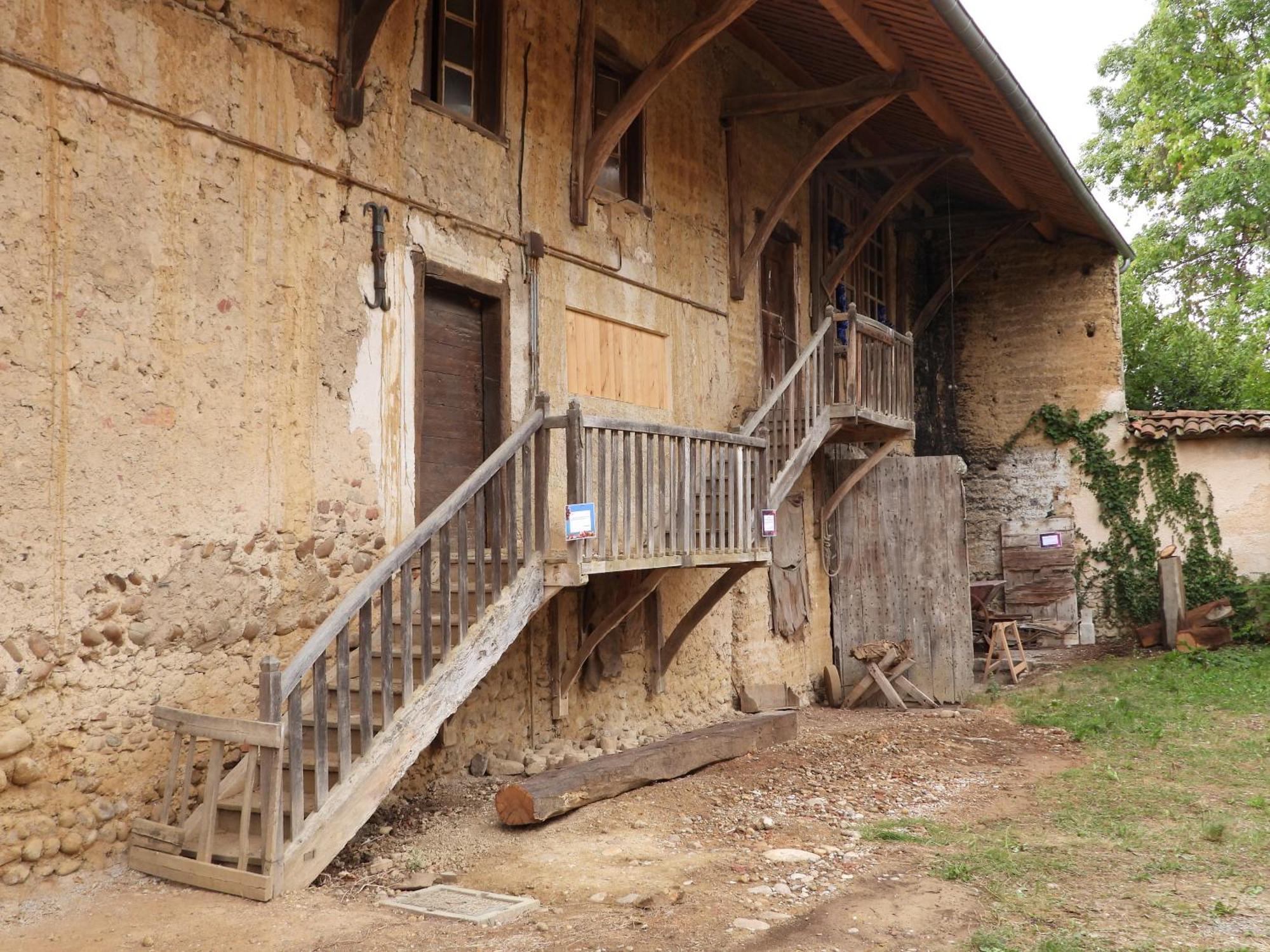 La Ferme De Berlioz Aparthotel La Cote-Saint-Andre Exterior foto